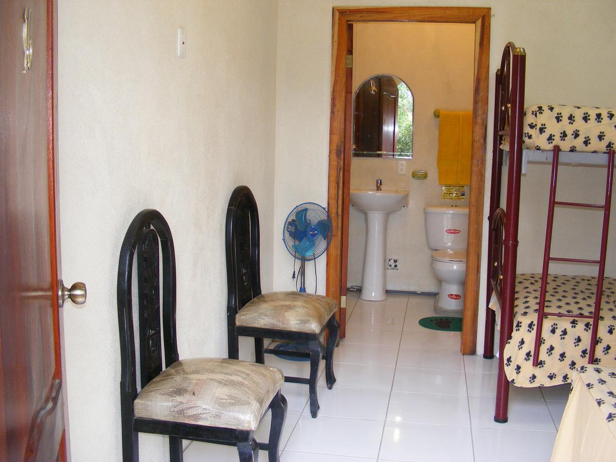 Hostal Maxima Puerto Lopez Luaran gambar