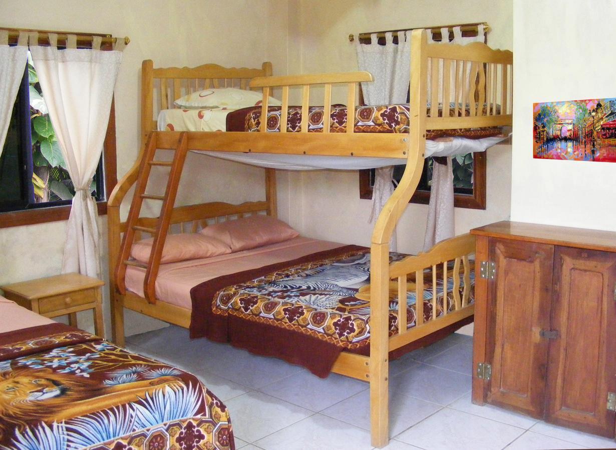 Hostal Maxima Puerto Lopez Luaran gambar