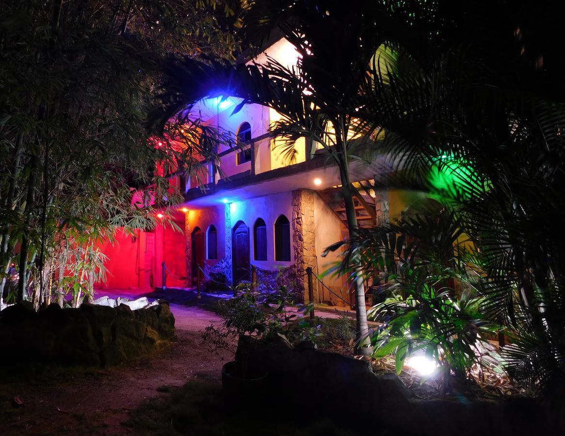Hostal Maxima Puerto Lopez Luaran gambar